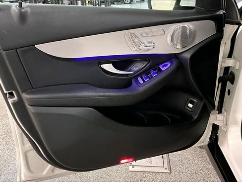 Used 2021 Mercedes-Benz GLC 300 image 21