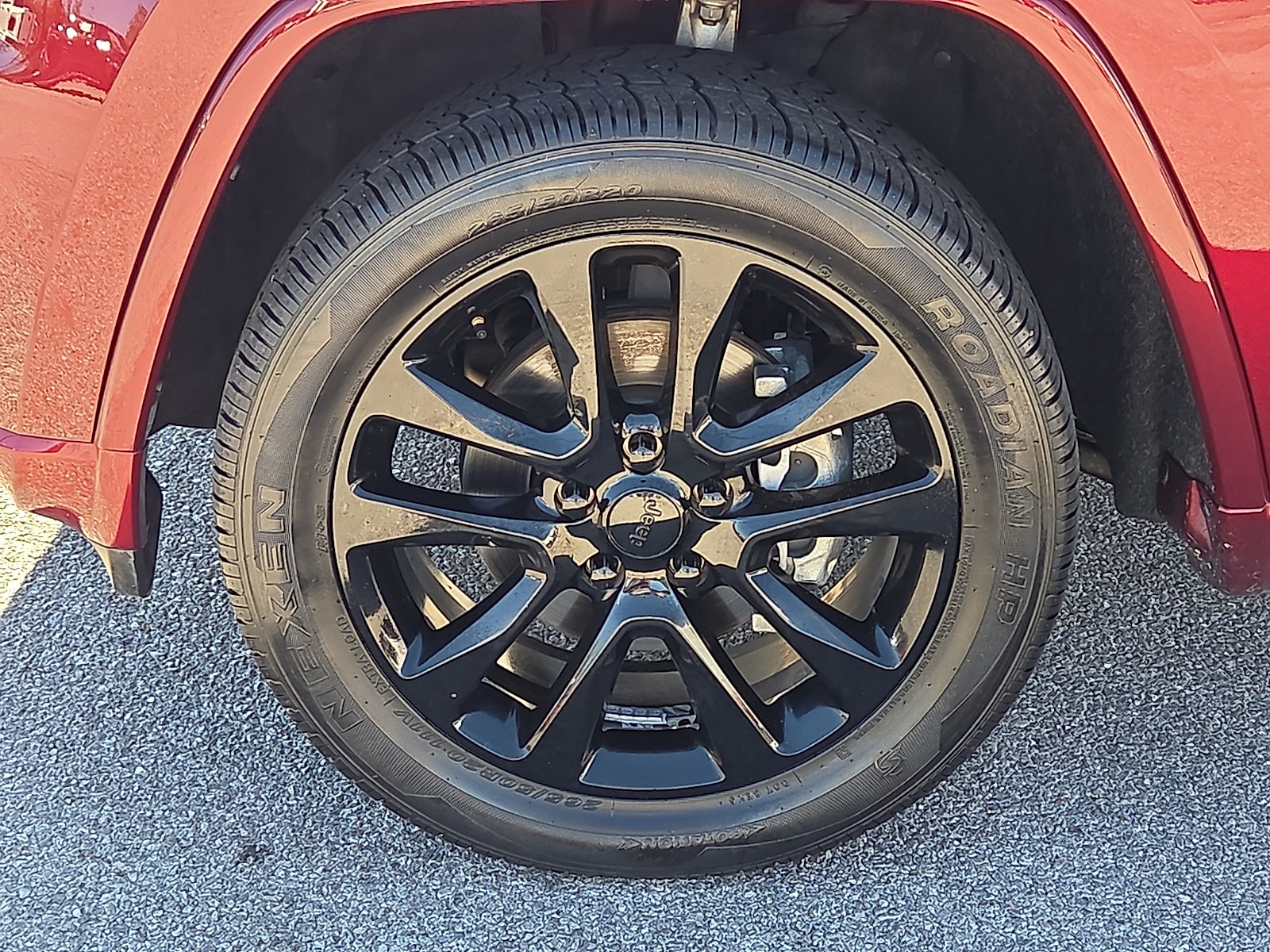 Used 2019 Jeep Grand Cherokee Altitude AWD/4WD image 7