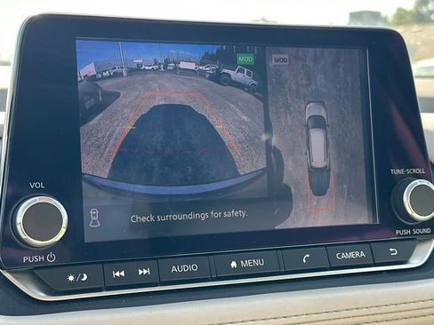 Used 2023 Nissan Rogue SL FWD image 20