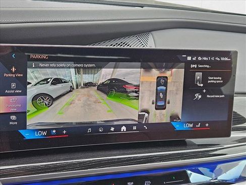 New 2025 BMW i7 xDrive60 w/ Premium Package image 12