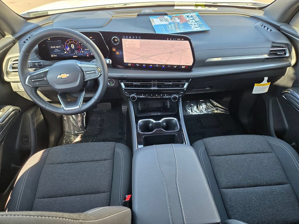 Used 2026 Chevrolet Traverse LT w/ Driver Confidence Package FWD image 9