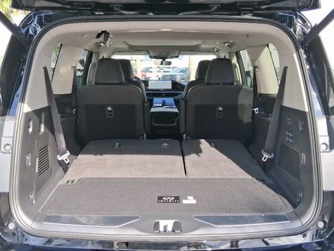New 2026 INFINITI QX80 Luxe w/ Cargo Package image 6