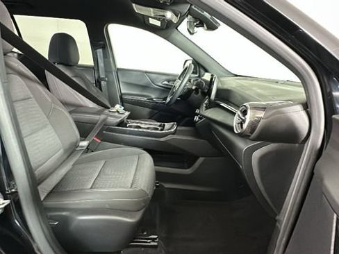 Used 2025 Chevrolet Equinox LT FWD image 30