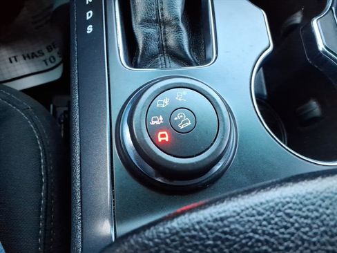 Used 2017 Ford Explorer XLT w/ Equipment Group 201A image 20