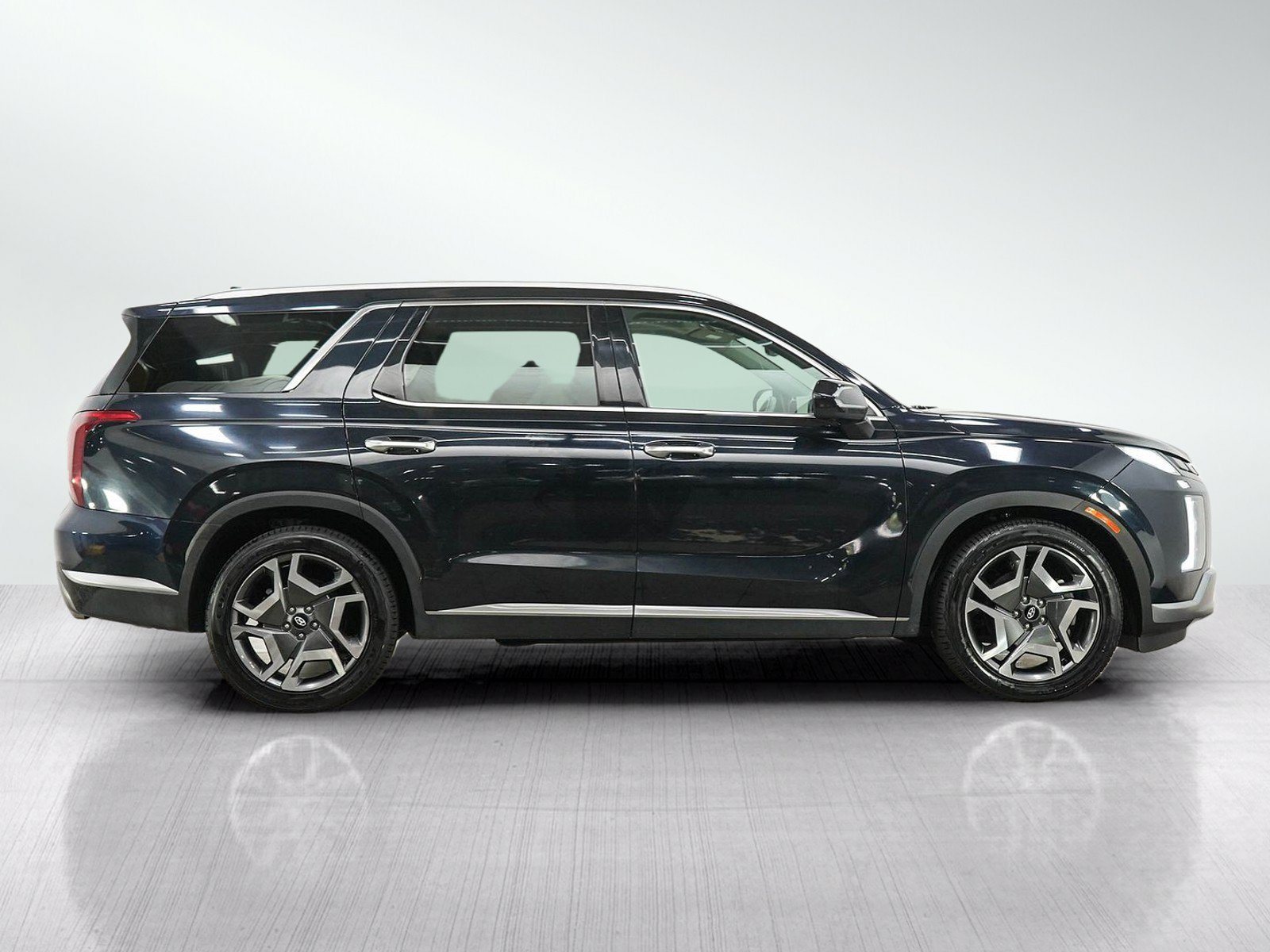Used 2024 Hyundai Palisade Limited AWD/4WD image 6