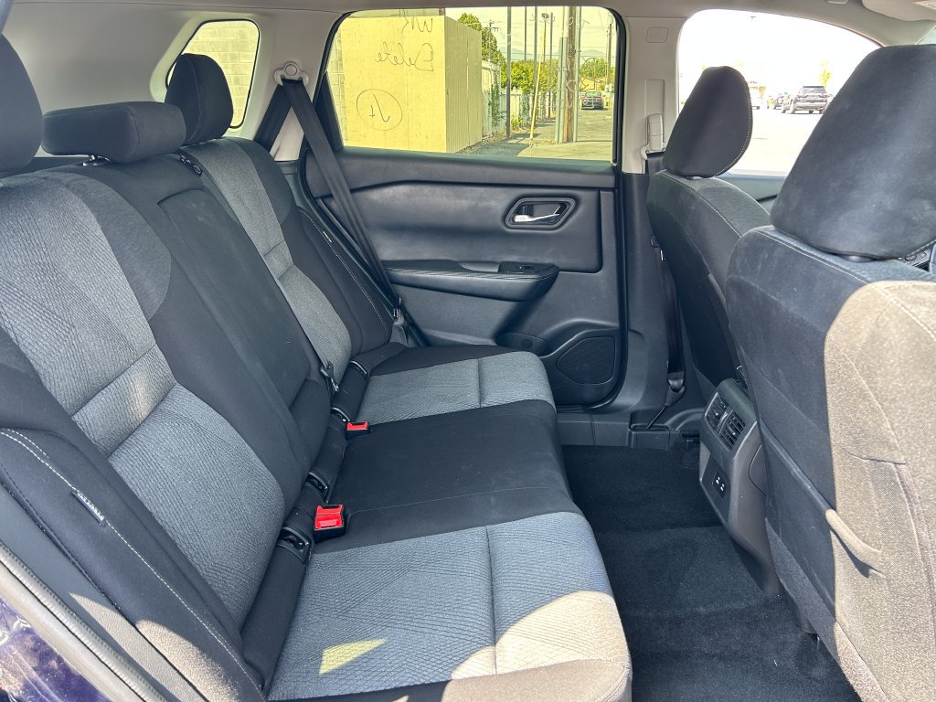Used 2025 Nissan Rogue SV AWD/4WD image 34