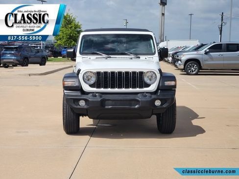Used 2025 Jeep Wrangler Sport AWD/4WD image 2