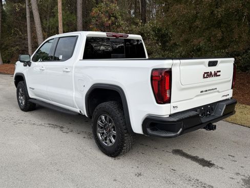 Used 2024 GMC Sierra 1500 AT4X image 10