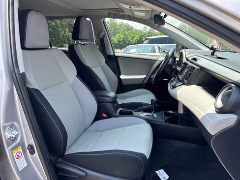 Used 2017 Toyota RAV4 XLE FWD image 8