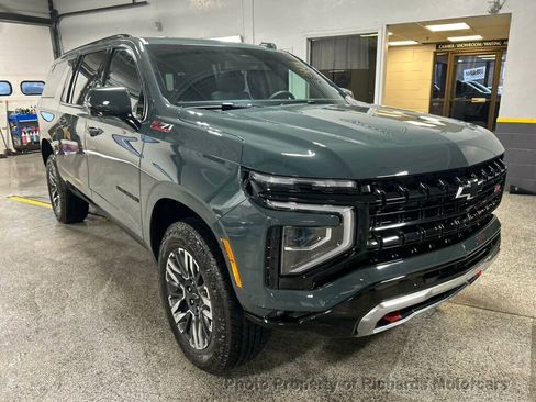 Used 2026 Chevrolet Suburban Z71 w/ Comfort Package image 9