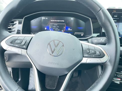 Used 2025 Volkswagen Jetta SE image 28