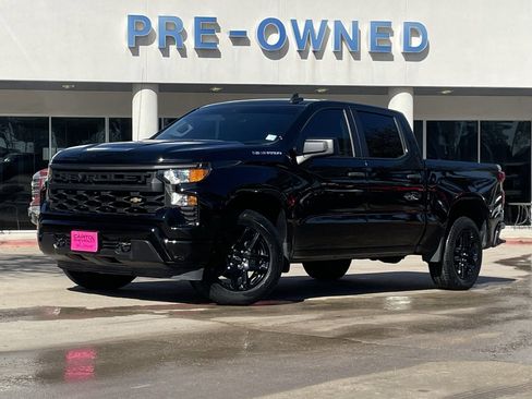 Used 2023 Chevrolet Silverado 1500 Custom image 2