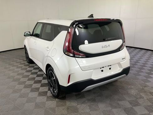 Used 2025 Kia Soul EX image 4