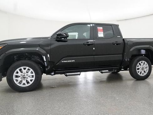 New 2025 Toyota Tacoma SR5 image 18