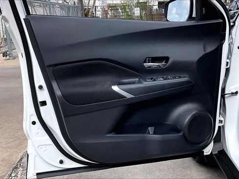 Used 2024 Nissan Kicks SV w/ Exterior Package image 21