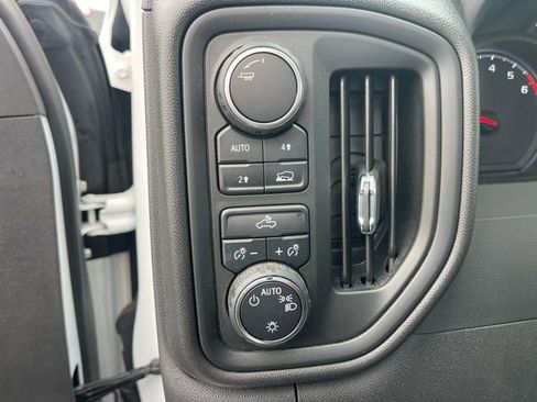 Used 2022 Chevrolet Silverado 1500 Custom image 18