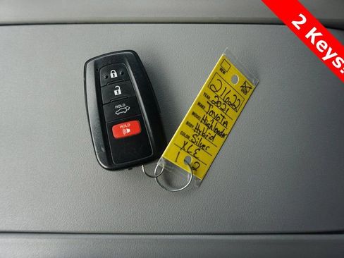 Used 2021 Toyota Highlander XLE image 31