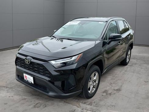 Certified 2025 Toyota RAV4 XLE AWD/4WD image 32