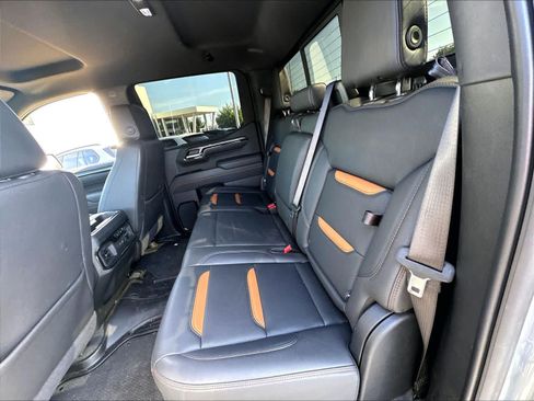 Used 2025 GMC Sierra 1500 AT4 w/ Technology Package AWD/4WD image 23