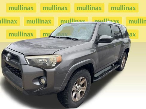 Used 2015 Toyota 4Runner SR5 AWD/4WD image 2