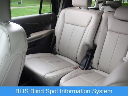 Used 2019 Ford Expedition XLT w/ Equipment Group 202A AWD/4WD image 15