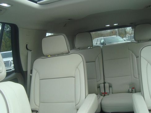 Used 2024 GMC Yukon Denali w/ Max Trailering Package image 15