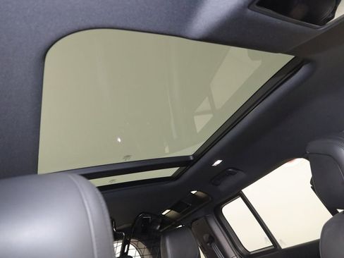 Used 2023 Land Rover Defender 110 V8 image 11