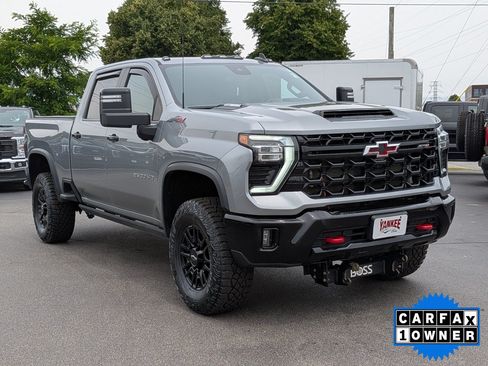 Used 2024 Chevrolet Silverado 2500 ZR2 w/ Technology Package AWD/4WD image 37