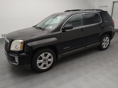 Used 2017 GMC Terrain SLE w/ Convenience Package FWD image 2