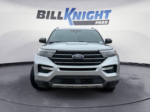 Used 2020 Ford Explorer XLT w/ Equipment Group 202A AWD/4WD image 8