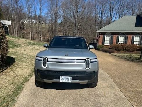 Used 2026 Rivian R1S Adventure image 2