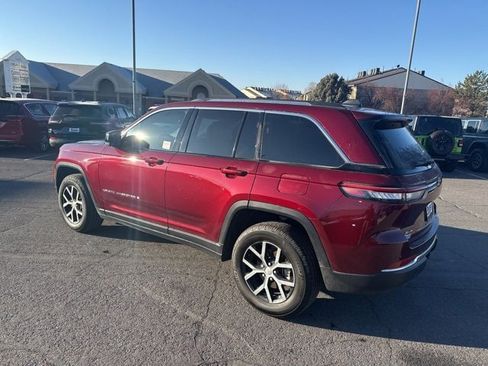 Used 2023 Jeep Grand Cherokee Limited w/ Trailer Tow Prep Group (B) image 6