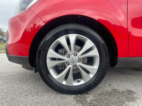 Used 2014 Kia Soul + FWD image 11