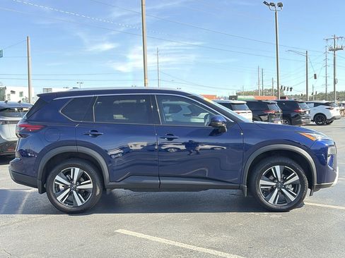 Certified 2024 Nissan Rogue SL w/ SL Premium Package image 7