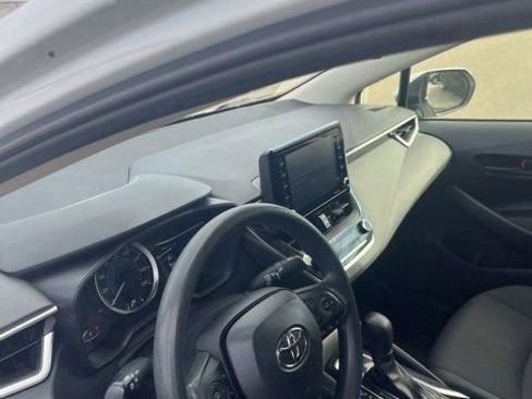 Used 2022 Toyota Corolla LE image 12