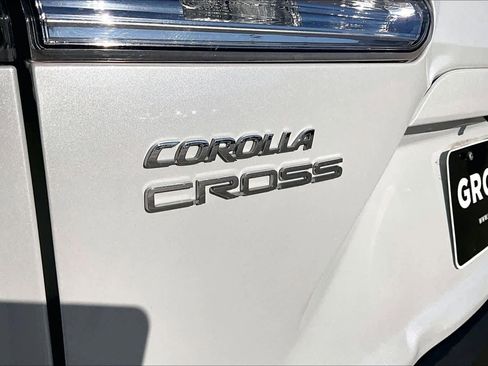Used 2023 Toyota Corolla Cross LE image 29
