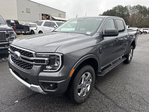 Used 2025 Ford Ranger XLT w/ Advanced Towing Package image 3