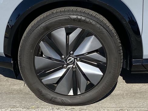 Certified 2025 Nissan Ariya AWD image 8