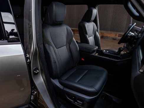 Used 2025 Lexus GX 550 AWD/4WD image 31