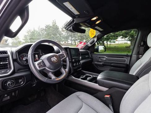Used 2022 RAM 1500 Big Horn AWD/4WD image 9