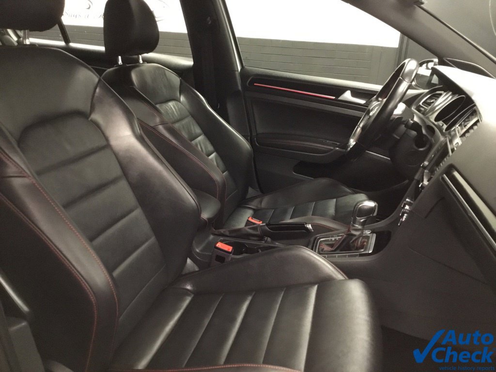 Used 2017 Volkswagen GTI SE FWD image 34