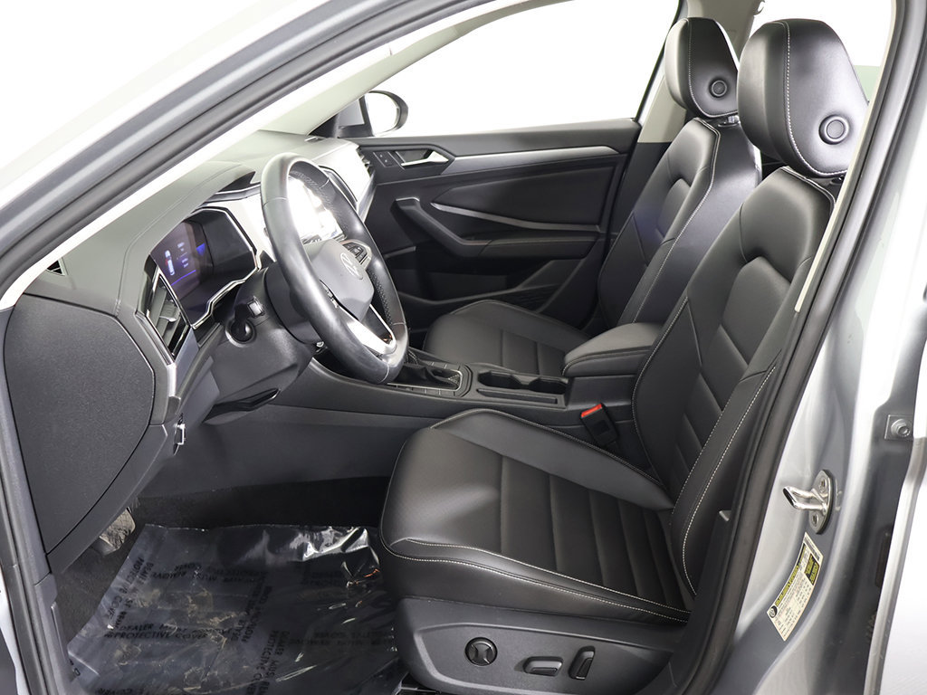 Used 2022 Volkswagen Jetta SE FWD image 32