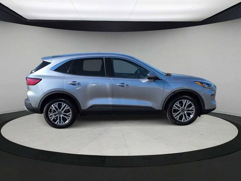 Used 2022 Ford Escape SEL image 9