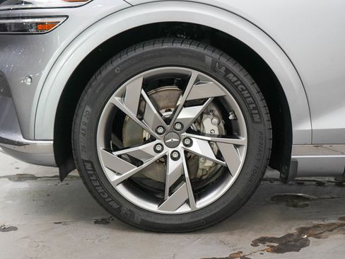 Used 2023 Genesis Electrified GV70 AWD/4WD image 31