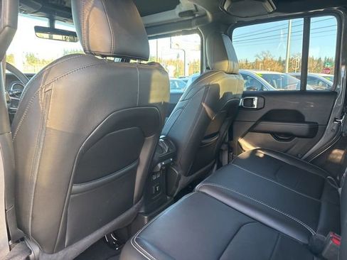 Used 2023 Jeep Wrangler Unlimited Sahara image 20