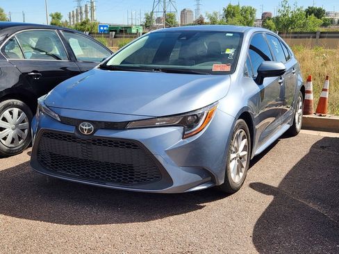 Used 2020 Toyota Corolla LE w/ LE Premium Package FWD image 4