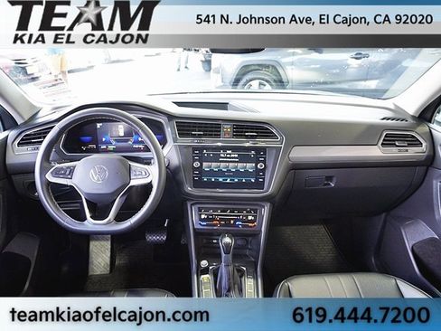 Used 2022 Volkswagen Tiguan SE image 17