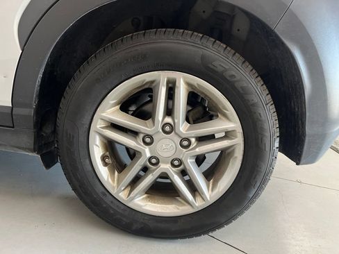 Used 2021 Hyundai Kona SE FWD image 15