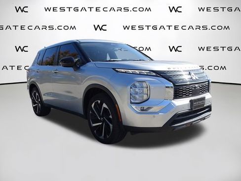 Used 2022 Mitsubishi Outlander SE image 4