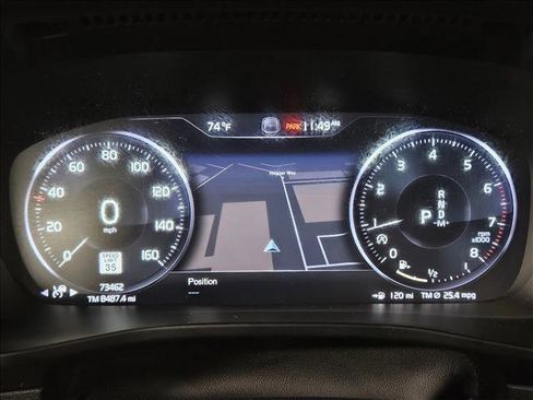 Used 2019 Volvo XC40 T5 Momentum image 11